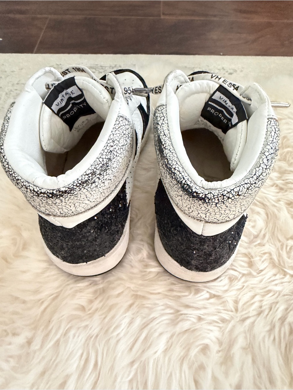 Vintage Havana Black & White High-Top Star Sneakers Women’s Sz 8 - Picture 3 of 5